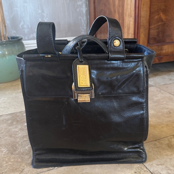 BADGLEY MISCHKA ladies patent leather, black bag excellent condition - Picture 14 of 14